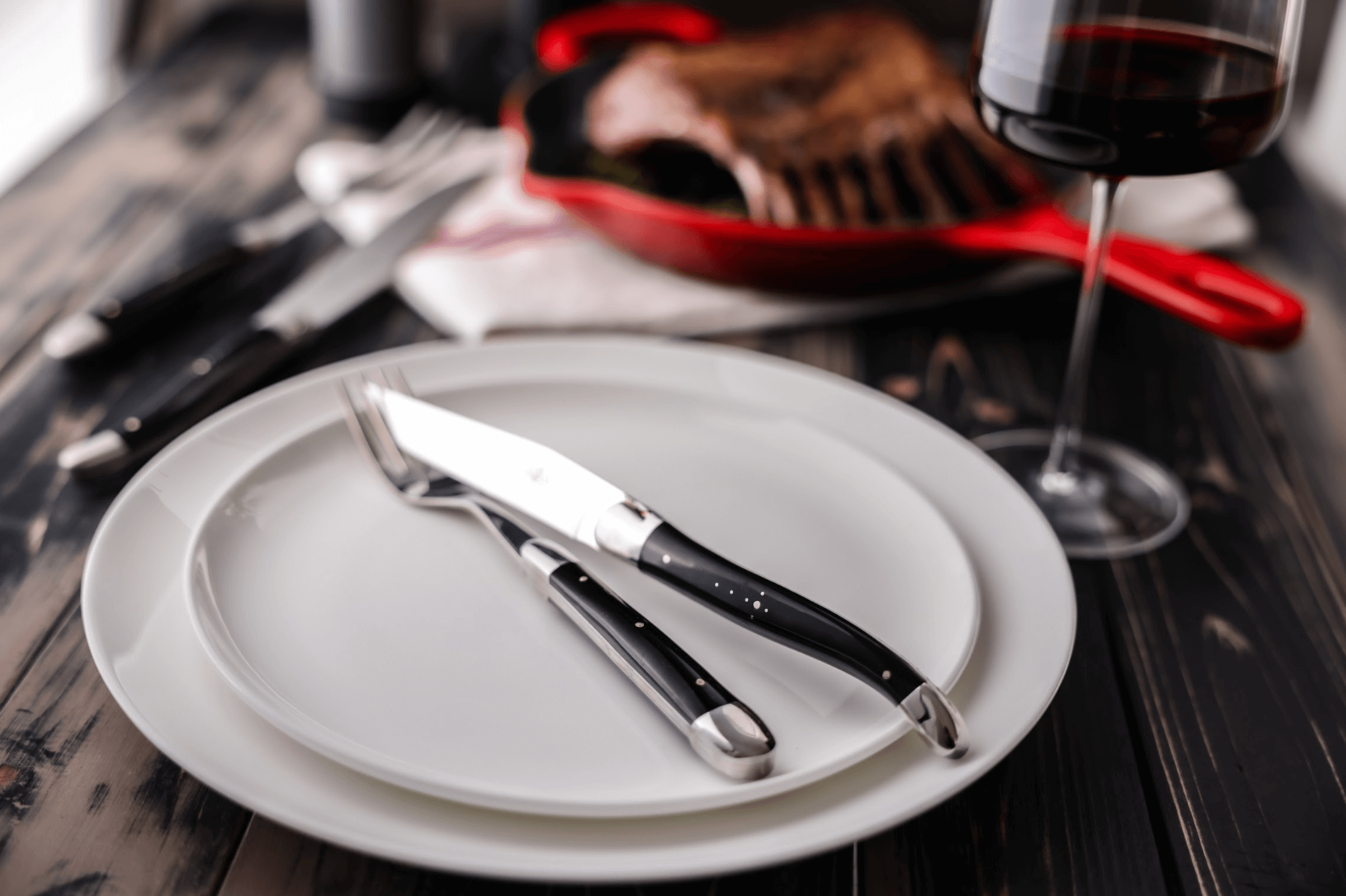 Forge De Laguiole knive med skaft i mørkt horn