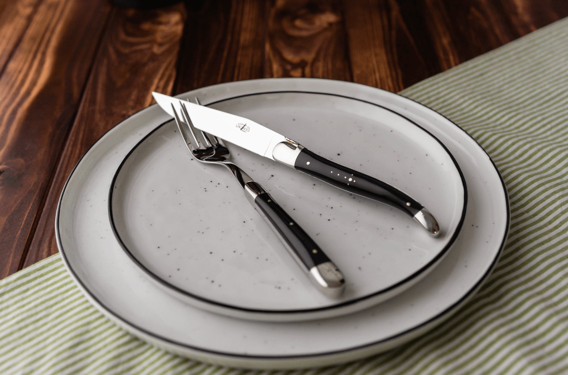 Forge De Laguiole knive med skaft i mørkt horn