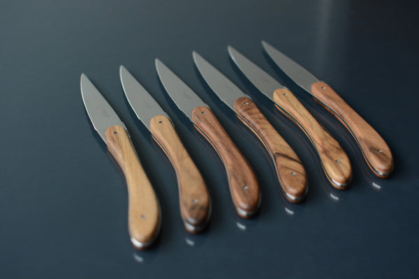 Laguiole En Aubrac steak knives with Walnut handles