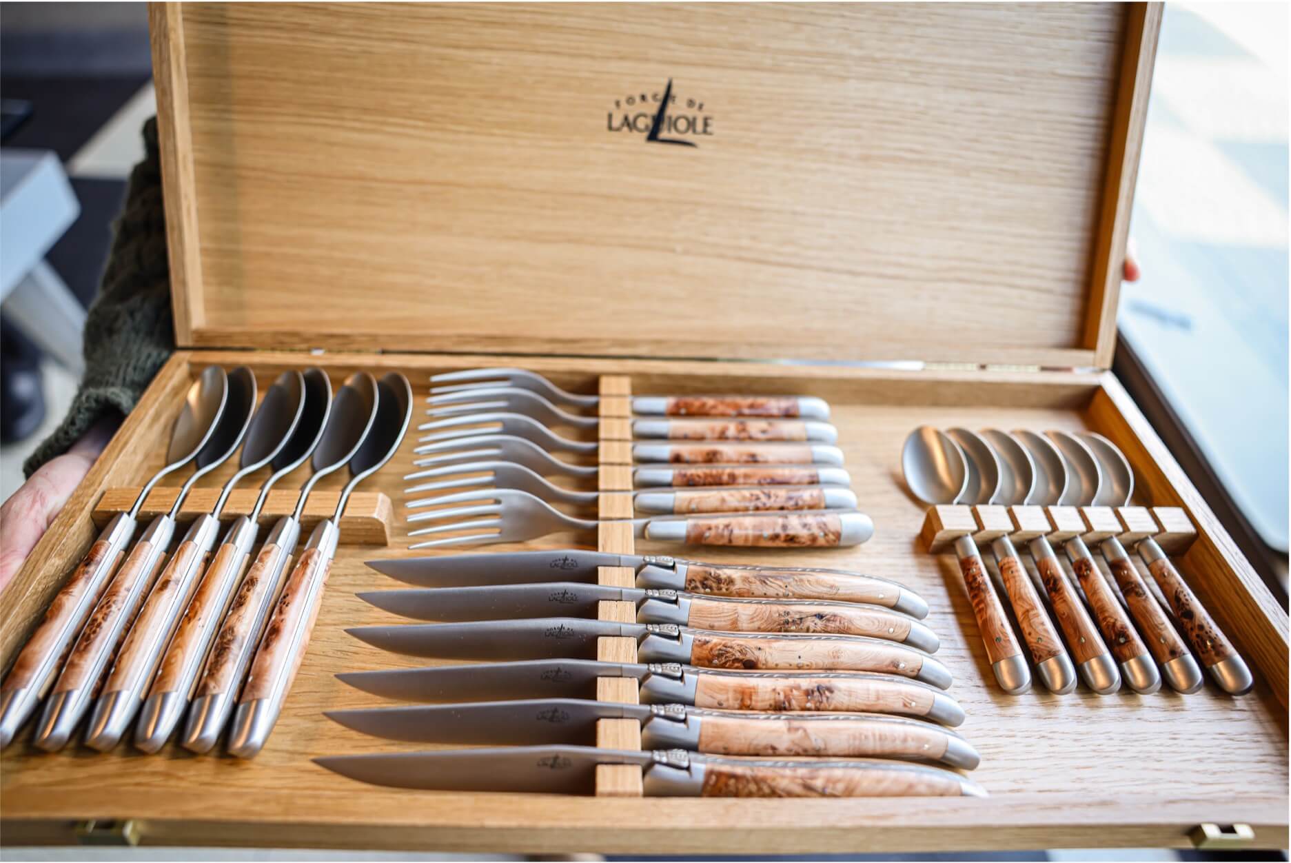 Forge De Laguiole Juniper handle - Satin Matte Stainless Steel Blade