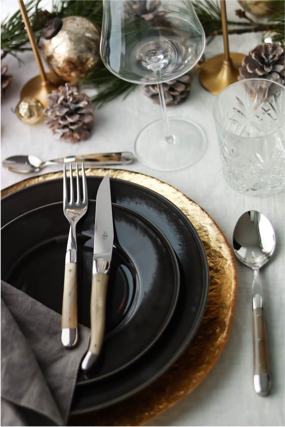 Forge de Laguiole Light Horn Table Knives | France – Laguiole Le