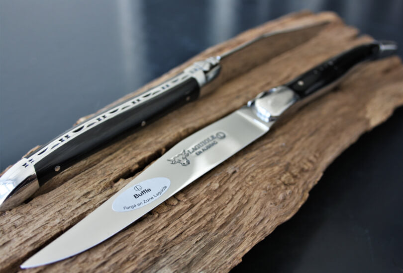 LAGUIOLE EN AUBRAC' STEAK KNIVES - BUFFALO HORN – Laguiole Le Couteau